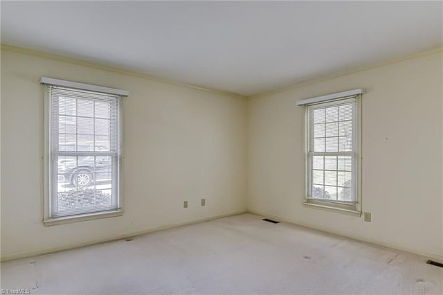 1011 Greenhurst Road, Winston-salem, NC 27104