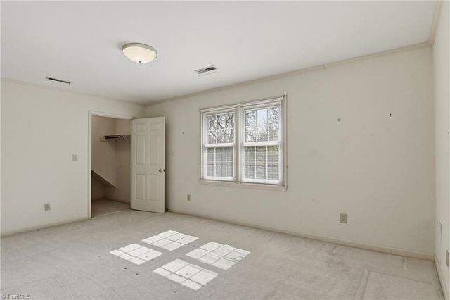 1011 Greenhurst Road, Winston-salem, NC 27104