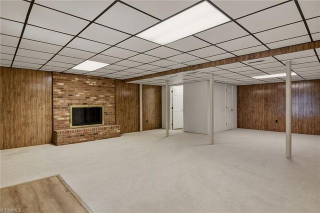 1011 Greenhurst Road, Winston-salem, NC 27104