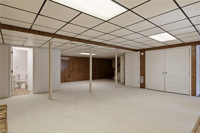 1011 Greenhurst Road, Winston-salem, NC 27104