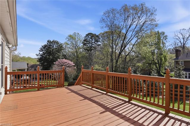 1011 Greenhurst Road, Winston-salem, NC 27104