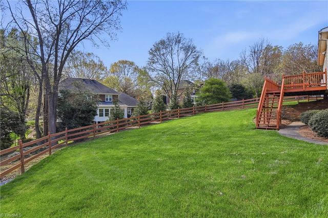 1011 Greenhurst Road, Winston-salem, NC 27104