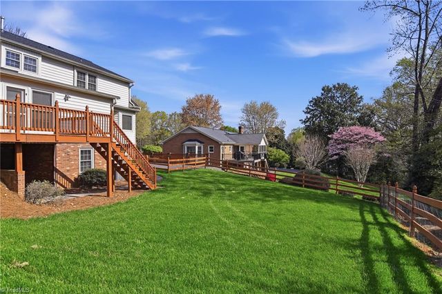 1011 Greenhurst Road, Winston-salem, NC 27104