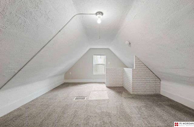 2619 Fort Street, Omaha, NE 68111