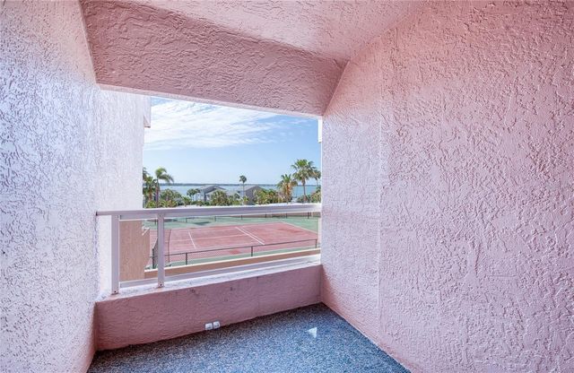 1310 GULF BOULEVARD 4D, Clearwater Beach, FL 33767