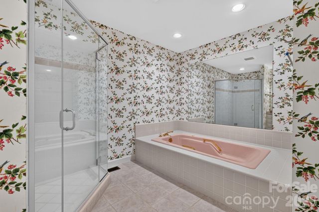 3517 Honeysuckle Drive, Matthews, NC 28104