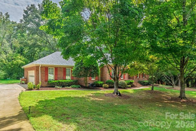 3517 Honeysuckle Drive, Matthews, NC 28104