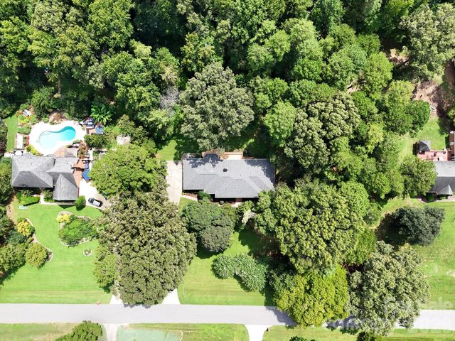 3517 Honeysuckle Drive, Matthews, NC 28104