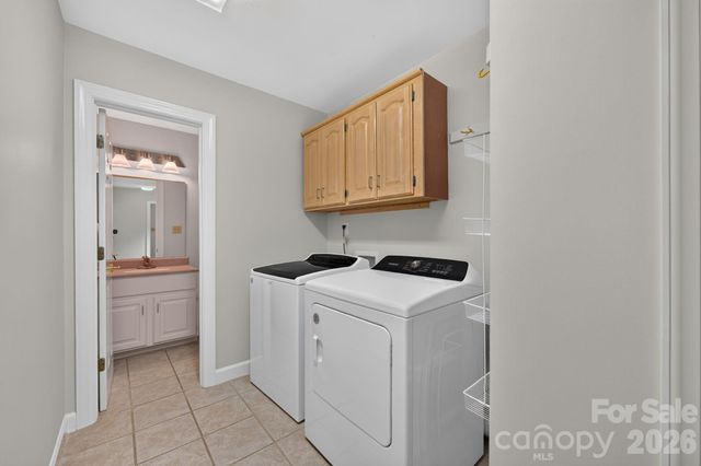 3517 Honeysuckle Drive, Matthews, NC 28104