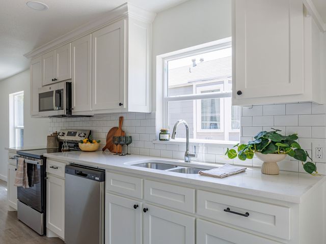 4033 Locke Avenue, Fort Worth, TX 76107