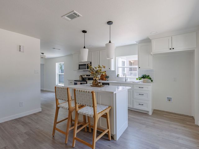 4033 Locke Avenue, Fort Worth, TX 76107