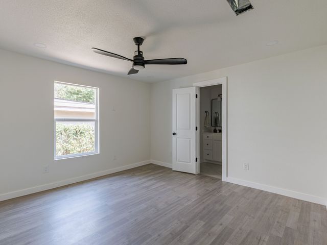 4033 Locke Avenue, Fort Worth, TX 76107