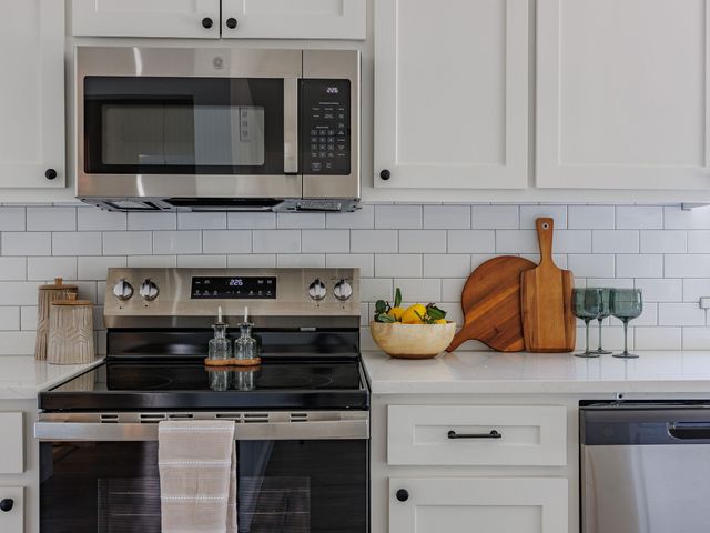 4033 Locke Avenue, Fort Worth, TX 76107
