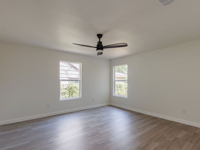 4033 Locke Avenue, Fort Worth, TX 76107