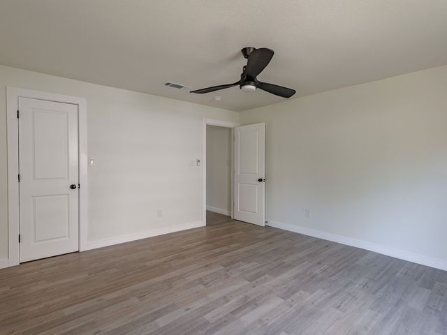 4033 Locke Avenue, Fort Worth, TX 76107