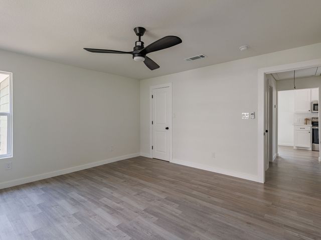 4033 Locke Avenue, Fort Worth, TX 76107
