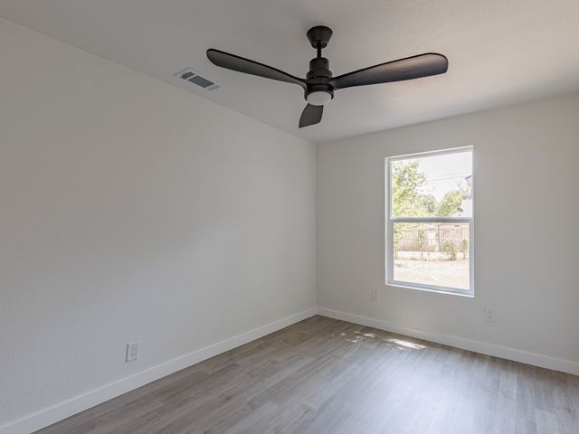 4033 Locke Avenue, Fort Worth, TX 76107