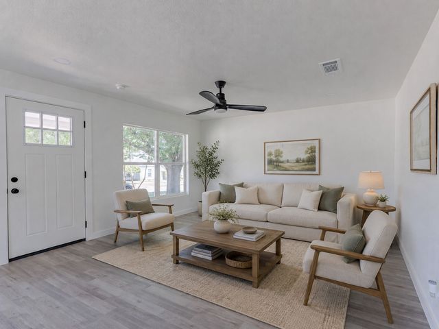 4033 Locke Avenue, Fort Worth, TX 76107