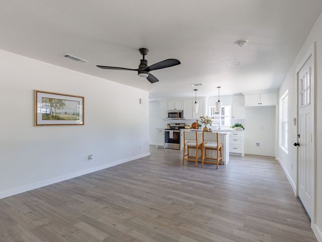 4033 Locke Avenue, Fort Worth, TX 76107