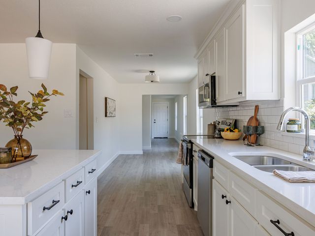 4033 Locke Avenue, Fort Worth, TX 76107