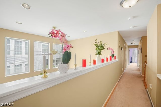 110 Warbler Dr, Wayne Twp., NJ 07470