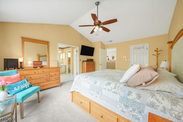 110 Warbler Dr, Wayne Twp., NJ 07470