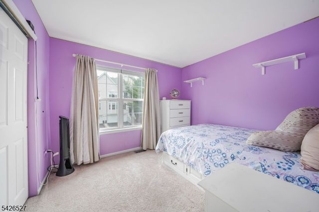 110 Warbler Dr, Wayne Twp., NJ 07470