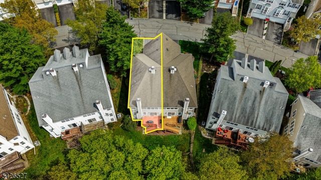 110 Warbler Dr, Wayne Twp., NJ 07470