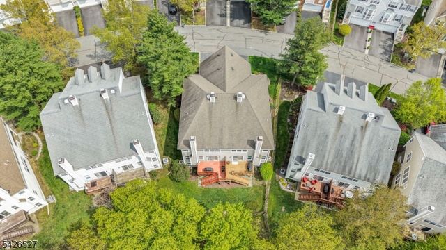 110 Warbler Dr, Wayne Twp., NJ 07470