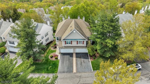 110 Warbler Dr, Wayne Twp., NJ 07470