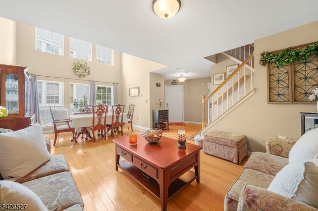 110 Warbler Dr, Wayne Twp., NJ 07470