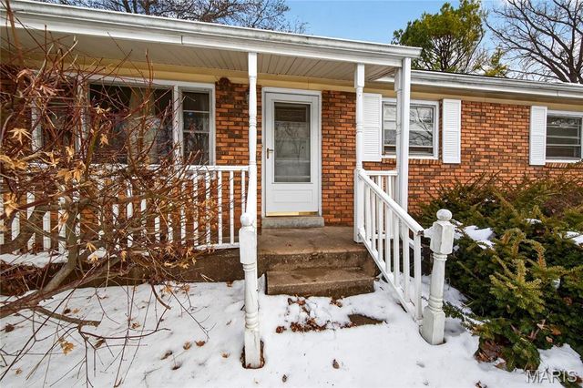 1451 Farmview Avenue, St Louis, MO 63138