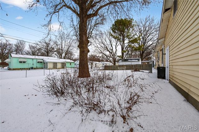 1451 Farmview Avenue, St Louis, MO 63138