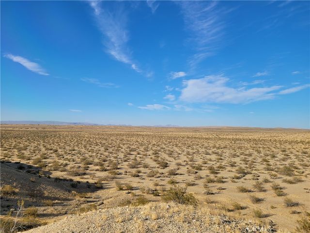 4 Buckboard Road, Hinkley, CA 92347