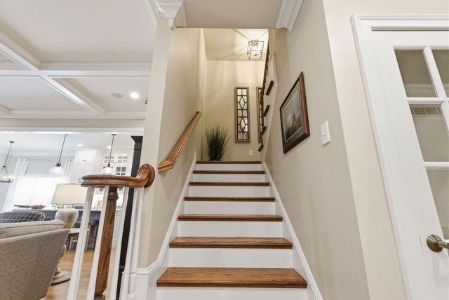 1937 General Warfield Way, Lexington, KY 40505