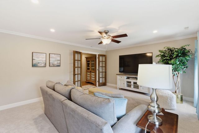 1937 General Warfield Way, Lexington, KY 40505