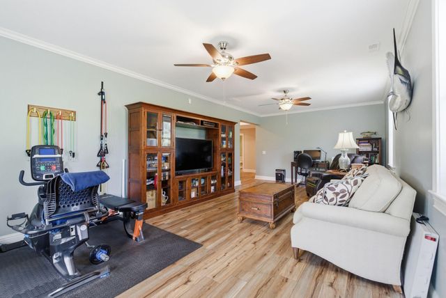 1937 General Warfield Way, Lexington, KY 40505