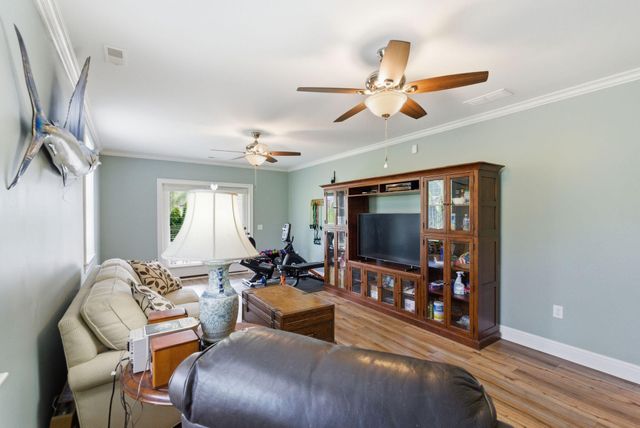 1937 General Warfield Way, Lexington, KY 40505