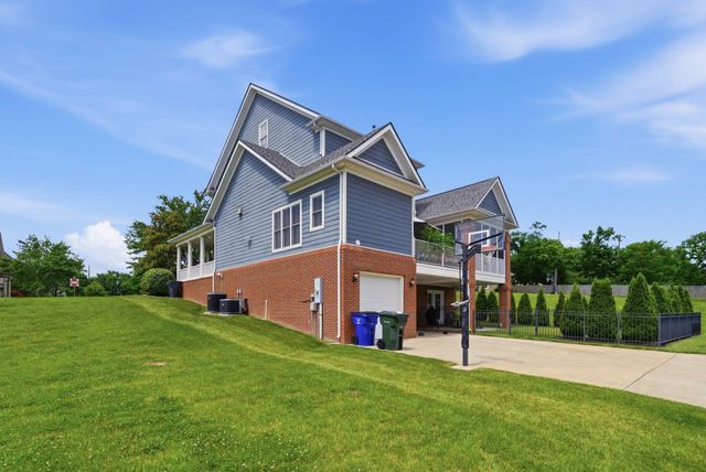 1937 General Warfield Way, Lexington, KY 40505