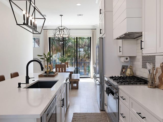 64 N PARK AVENUE, Winter Garden, FL 34787