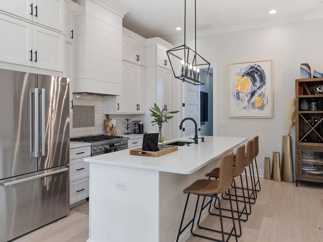 64 N PARK AVENUE, Winter Garden, FL 34787