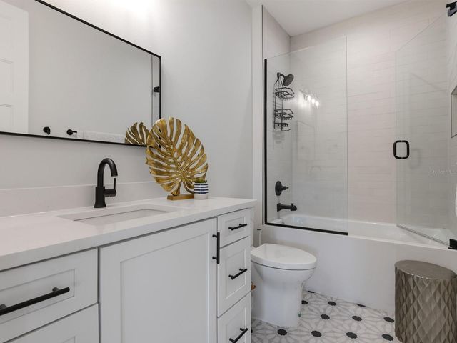 64 N PARK AVENUE, Winter Garden, FL 34787