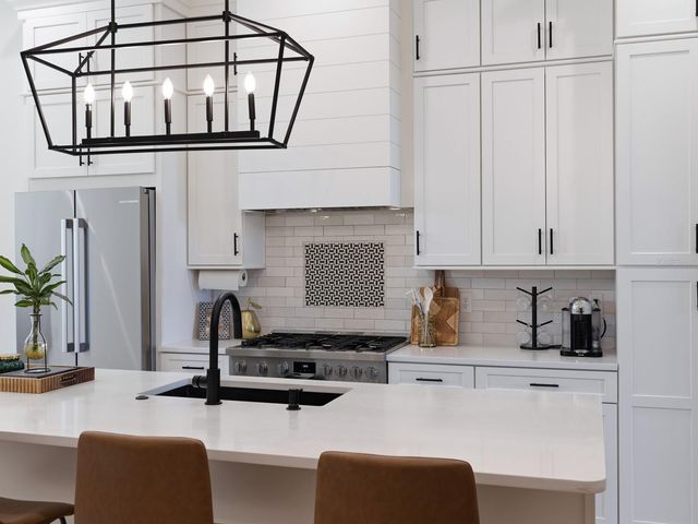 64 N PARK AVENUE, Winter Garden, FL 34787