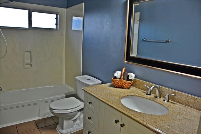 12802 Mills Trail Lane, Houston, TX 77070