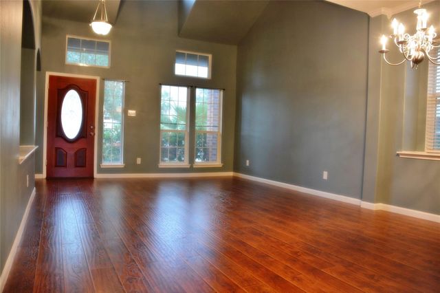 12802 Mills Trail Lane, Houston, TX 77070