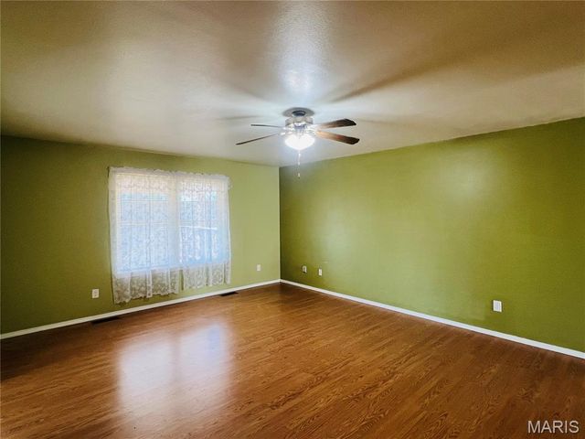 310 W Howard Drive, Puxico, MO 63960