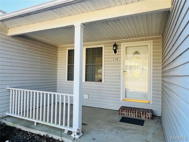 310 W Howard Drive, Puxico, MO 63960