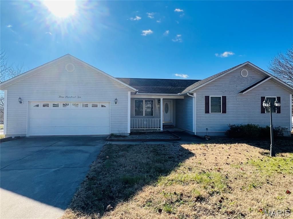 310 W Howard Drive, Puxico, MO 63960