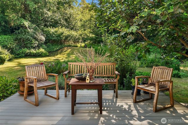 11703 Vashon Highway SW, Vashon, WA 98070