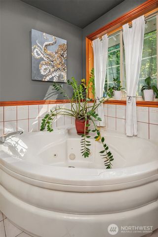 11703 Vashon Highway SW, Vashon, WA 98070
